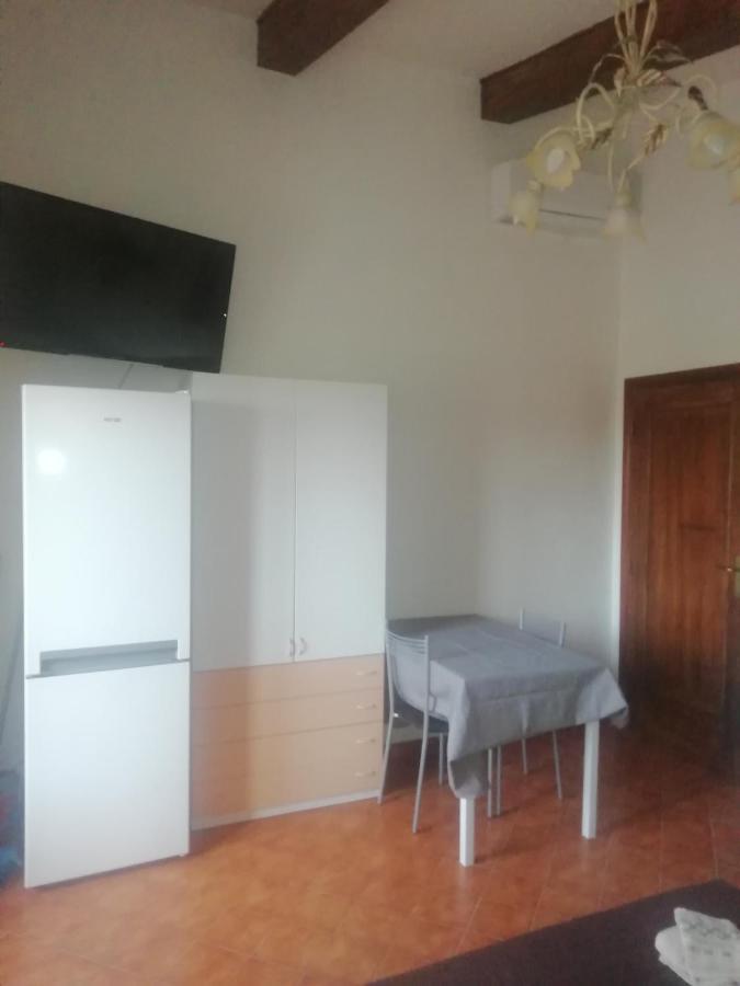 Villa Giuliana Stanze Con Bagno Interno In Villa A 350 Mt Spiaggia Libera Lido Delle Sirene Anzio Exterior photo