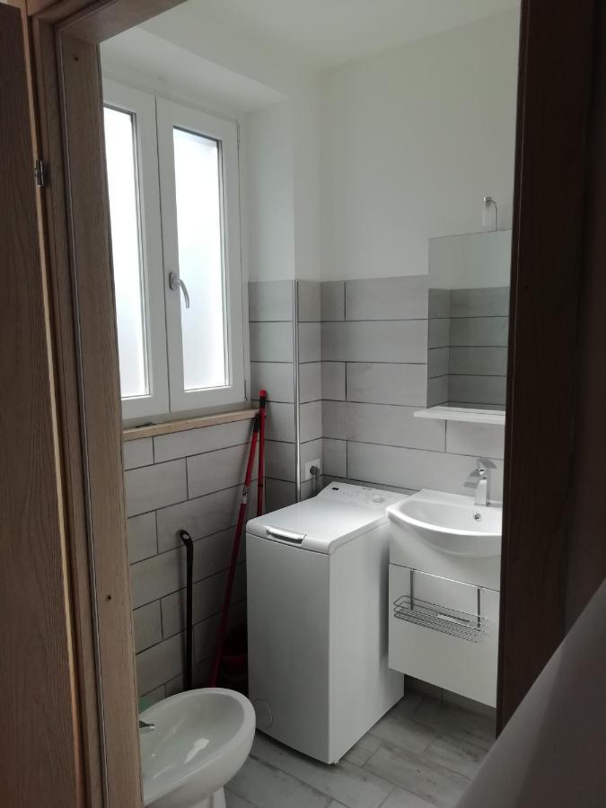Villa Giuliana Stanze Con Bagno Interno In Villa A 350 Mt Spiaggia Libera Lido Delle Sirene Anzio Exterior photo