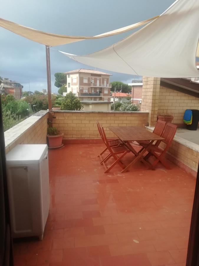 Villa Giuliana Stanze Con Bagno Interno In Villa A 350 Mt Spiaggia Libera Lido Delle Sirene Anzio Exterior photo