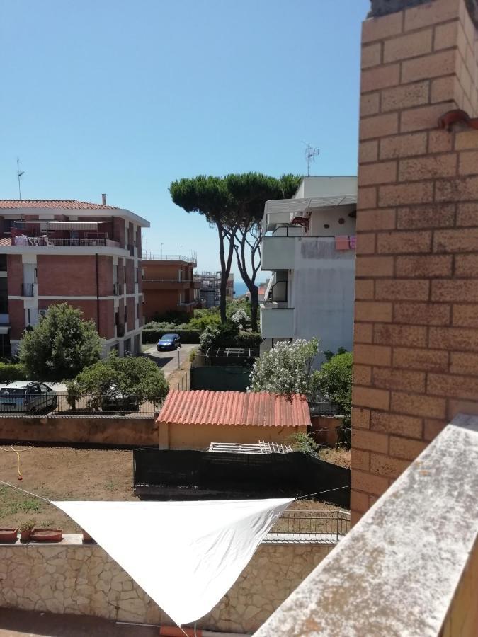 Villa Giuliana Stanze Con Bagno Interno In Villa A 350 Mt Spiaggia Libera Lido Delle Sirene Anzio Exterior photo