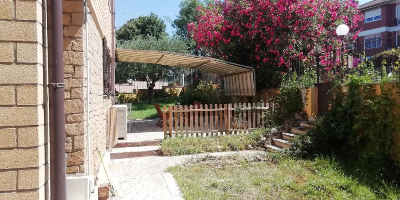Villa Giuliana Stanze Con Bagno Interno In Villa A 350 Mt Spiaggia Libera Lido Delle Sirene Anzio Exterior photo