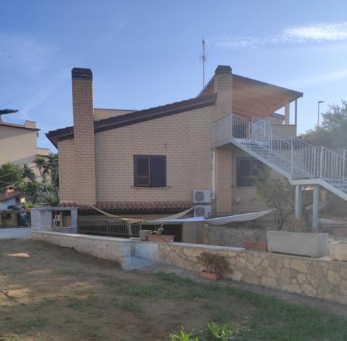 Villa Giuliana Stanze Con Bagno Interno In Villa A 350 Mt Spiaggia Libera Lido Delle Sirene Anzio Exterior photo